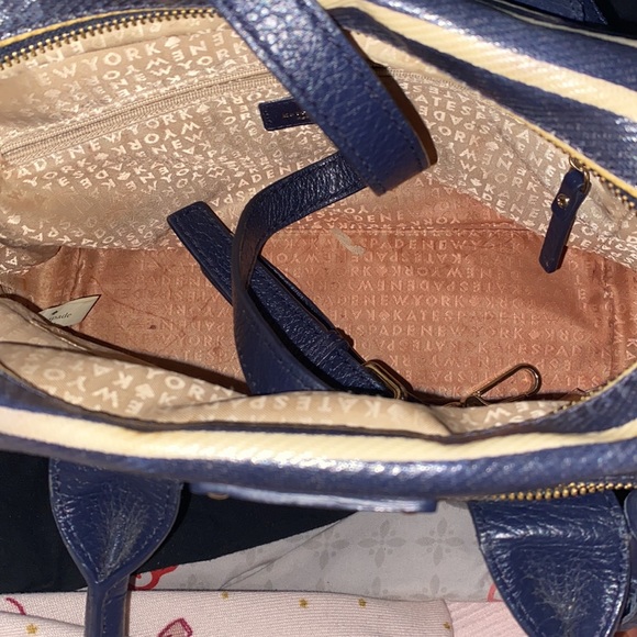 Medium Kate Spade Crossbody - Picture 4 of 11